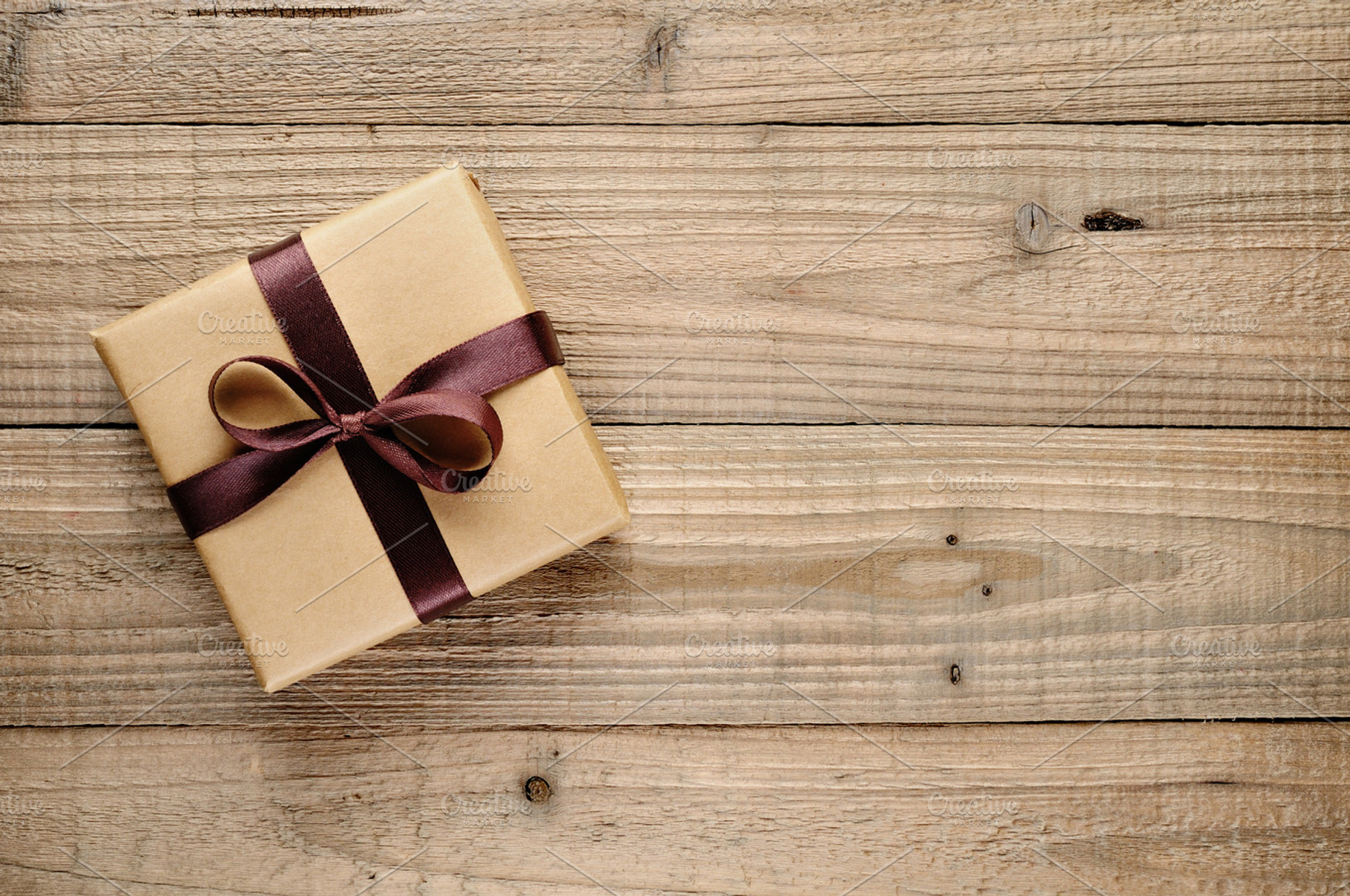 Vintage gift box with bow