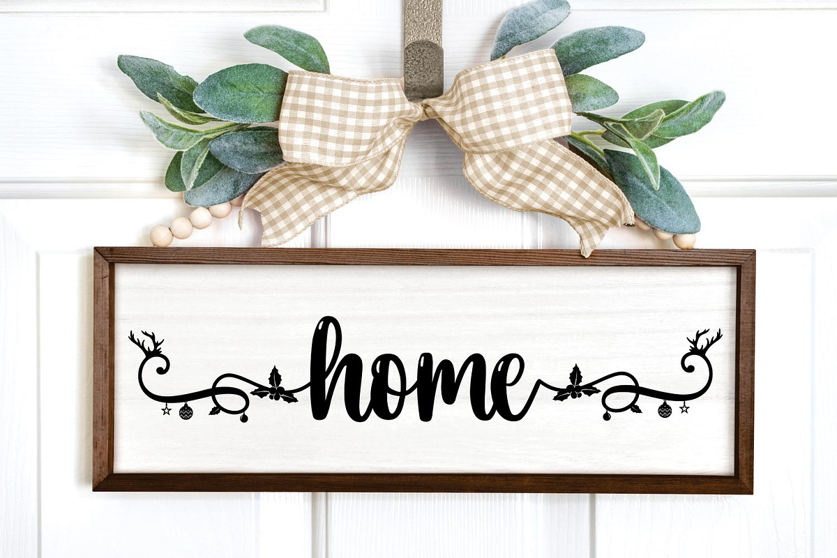 Sparkling Christmas, a Script Font by Mozatype (Photo 4 of 11)