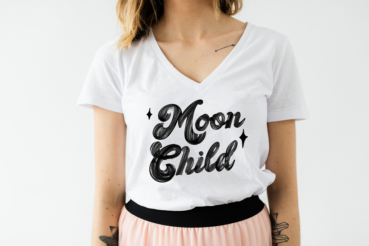 Vintage Dreams Modern Groovy Font, a Script Font by ReveryWorks (Photo 7 of 10)