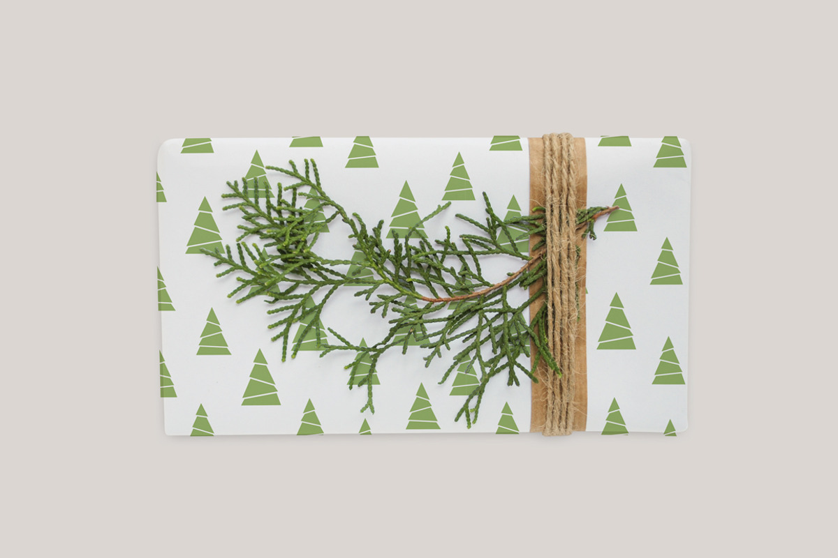 5 isolated Christmas boxes mockups, a Packaging Mockup by Yapanda (Photo 7 of 7)