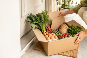 Fresh produce box with vegetables, e, a Photo by Dvoevnore photos