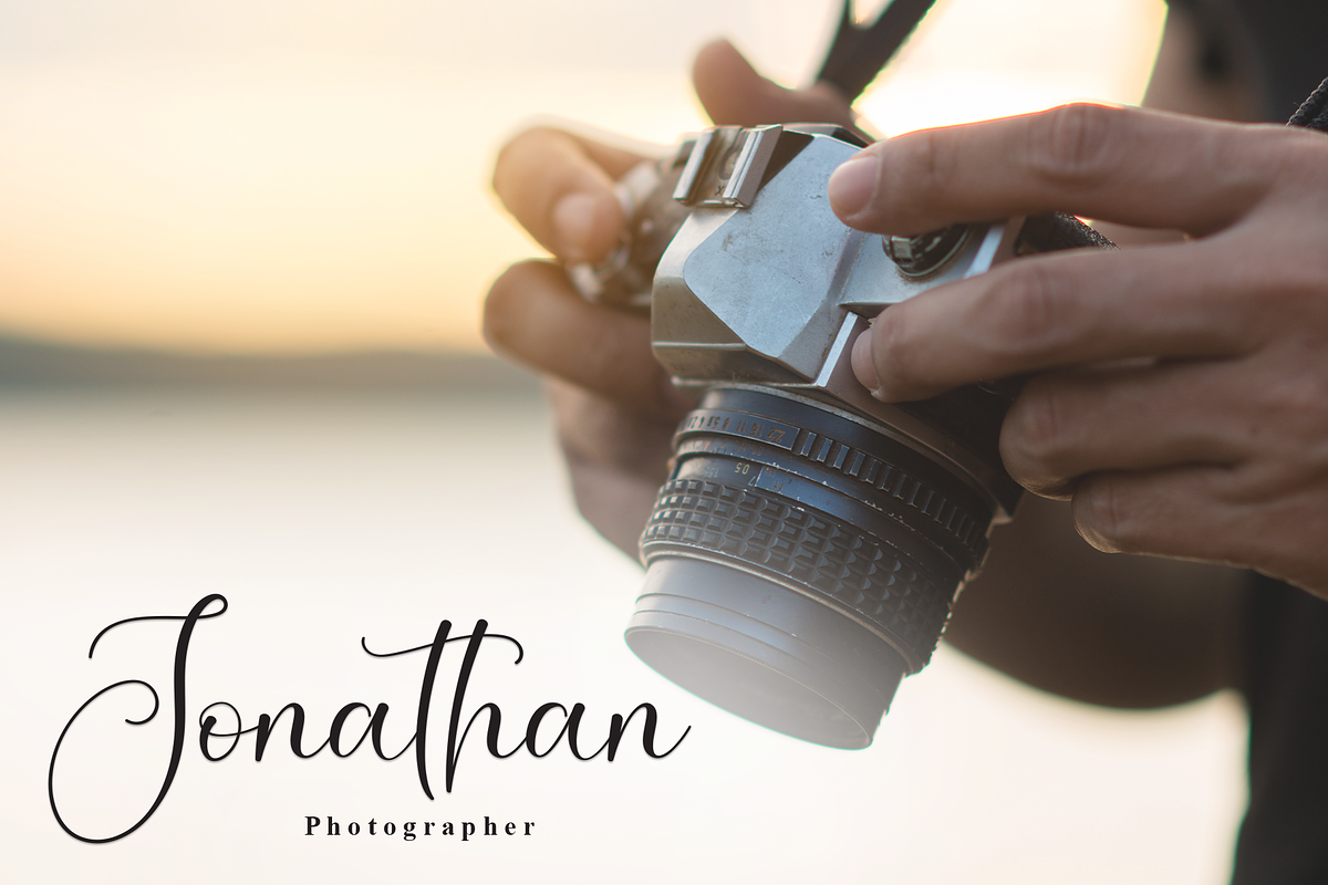Melinda | Script Font, a Handwritten Font by Scratchones (Photo 5 of 9)