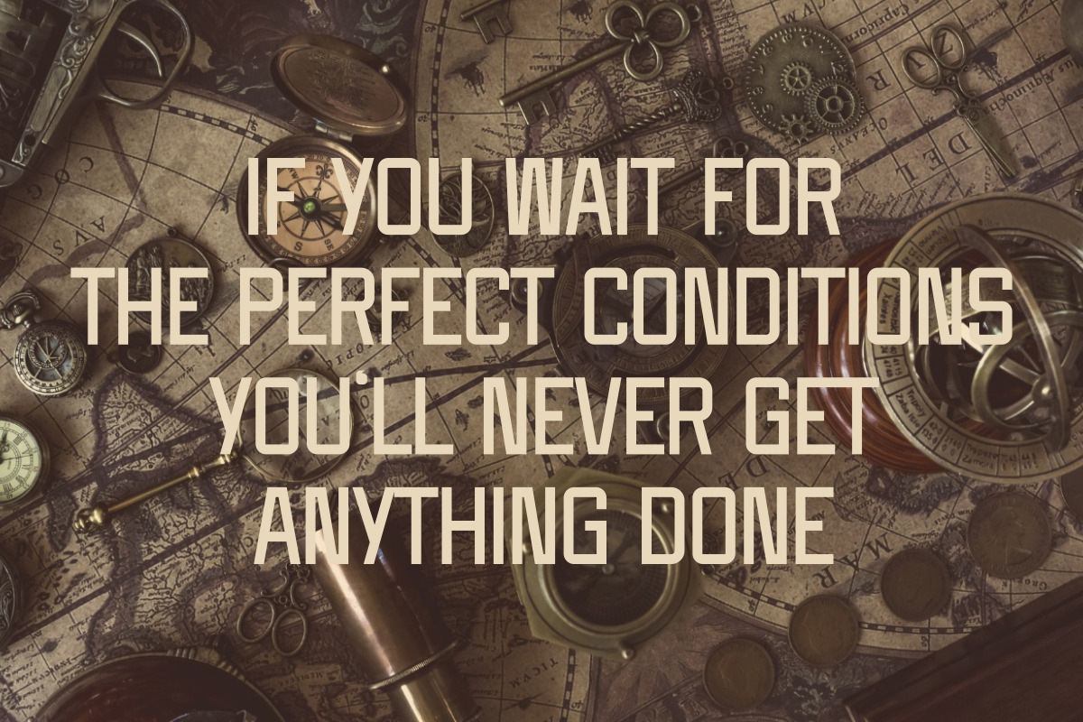 Vintage Graduation - Modern Font, a Sans Serif Font by Pian45 Studio (Photo 3 of 8)