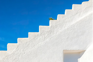 Minimalist Image of White Steps, an Architecture Photo by Lermont51