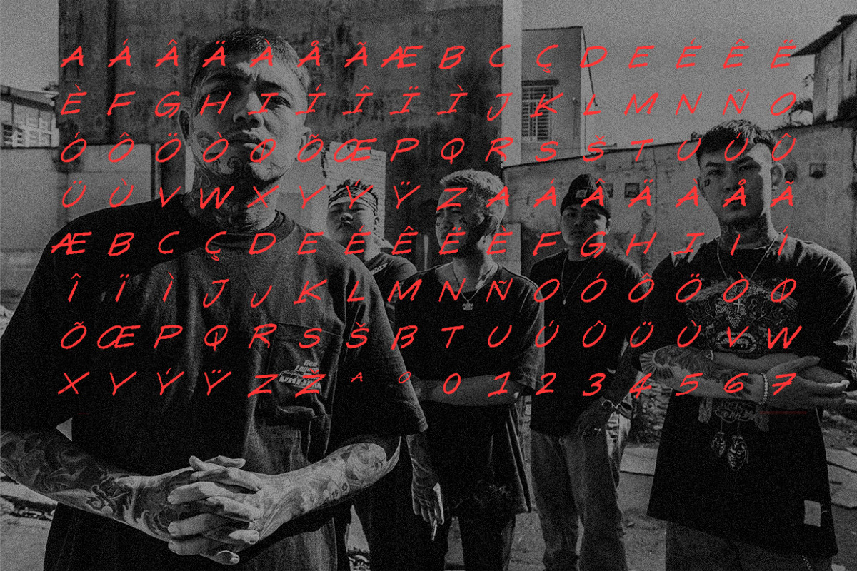 Graveyard - Handcrafted Display Font, a Handwritten Font by Webhance Studio (Photo 7 of 9)