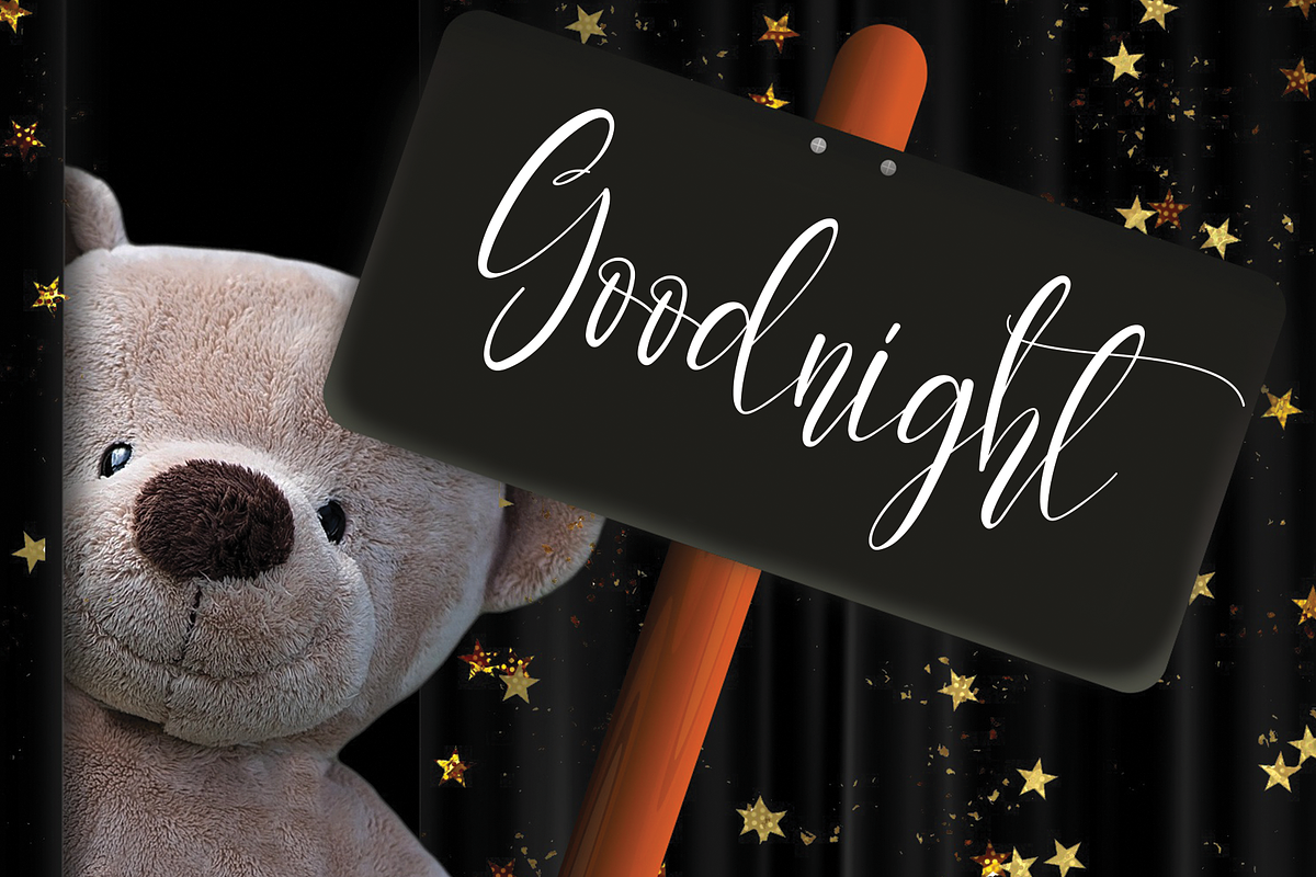 Christmas uniform | Handwriten Font, a Script Font by Scratchones (Photo 3 of 8)