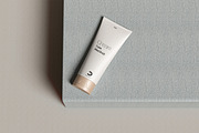 Cosmetic Tube Packaging Mockup, a Packaging Mockup by graphic_keY (Thumbnail 3 of 3)