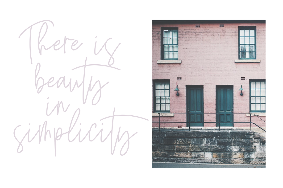 Saturday - Signature Script Font preview 7