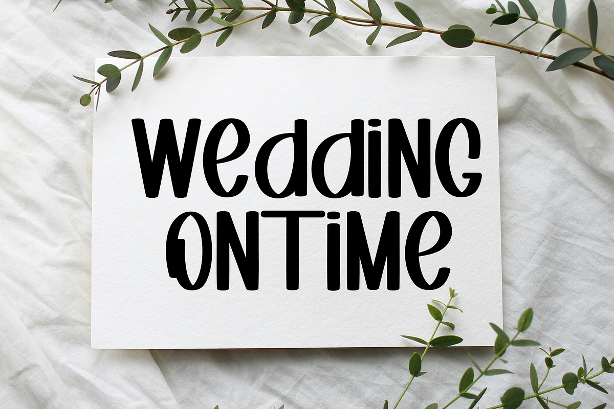 Vocation, a Sans Serif Font by InermediaSTUDIO (Photo 6 of 7)