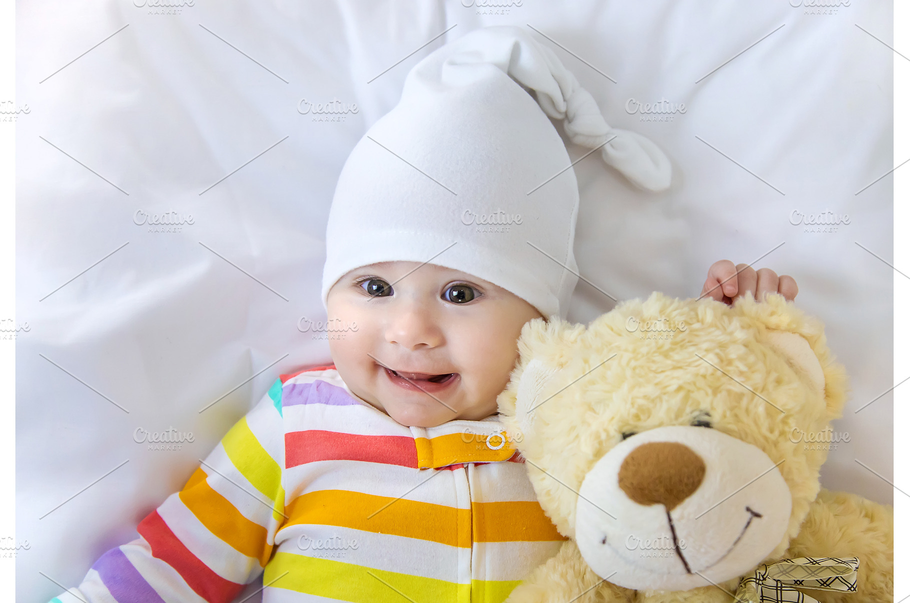 The baby in the crib goes to bed, a Person Photo by yanadjana