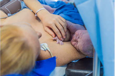 Baby on mother's chest immediately