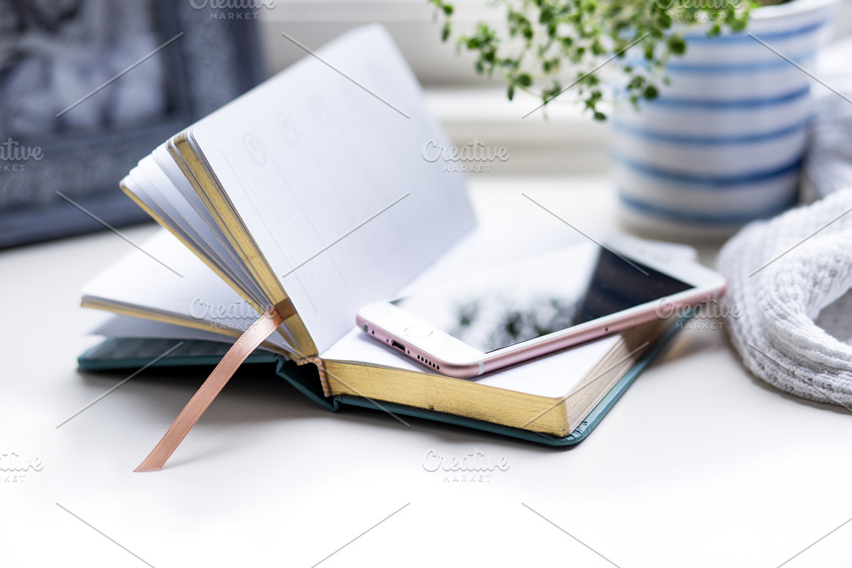 Desktop - home office, a Business Photo by the studio louvain shop (Photo 2 of 2)
