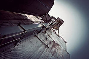 Industrial grain elevator