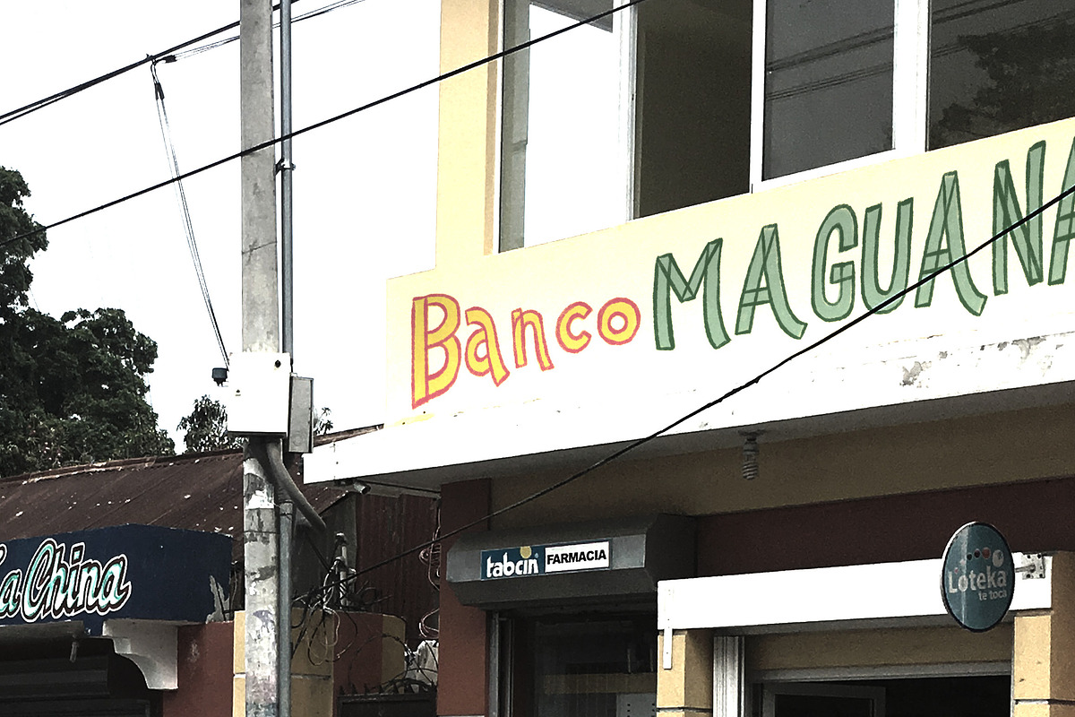 Maguana ~ Hand-drawn SVG Font preview 7