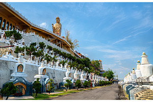 Fo Guang Shan Monastery and Giant, an Architecture Photo by Leonid Andronov