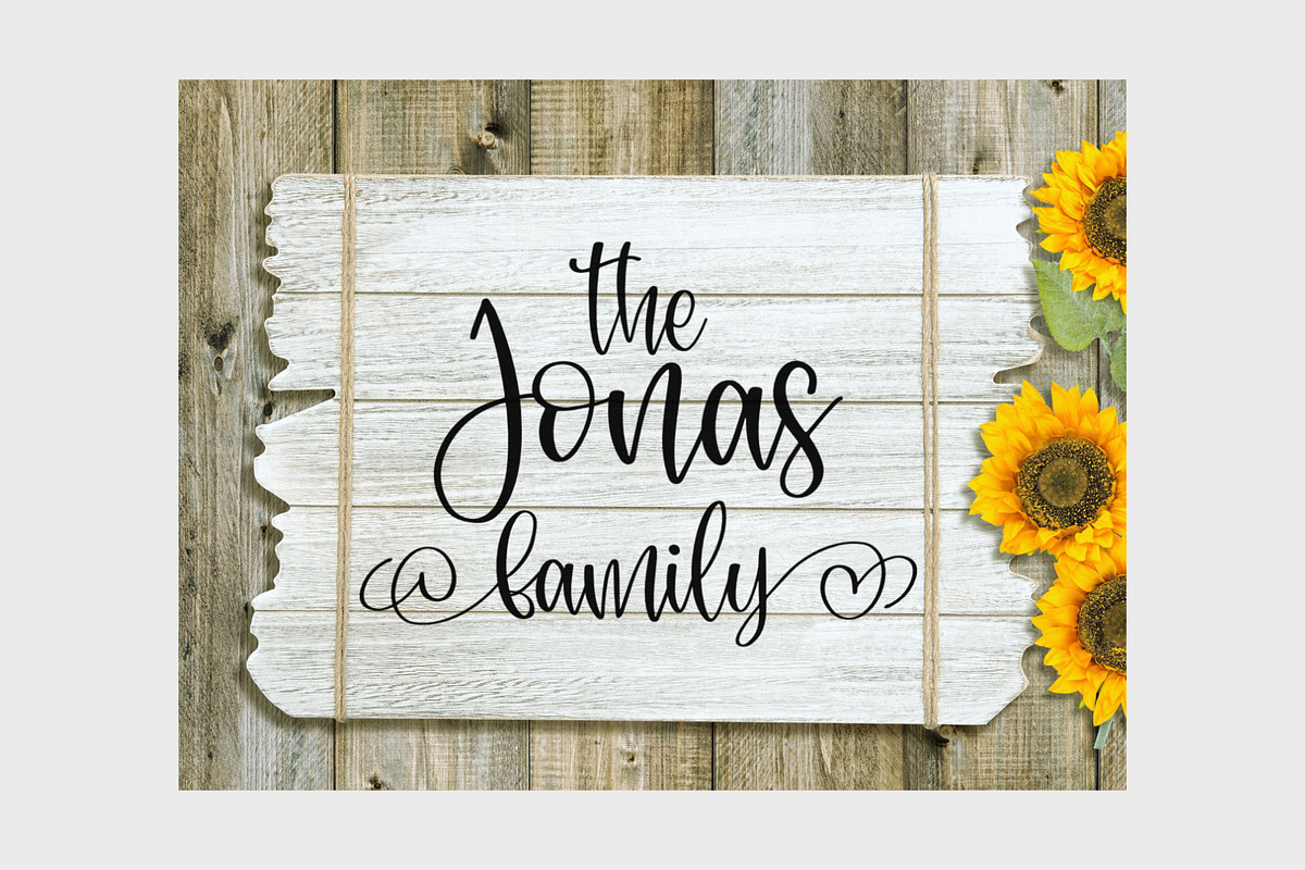 Honney | Cursive Handwritten Script, a Handwritten Font by Fontlicious (Photo 4 of 7)