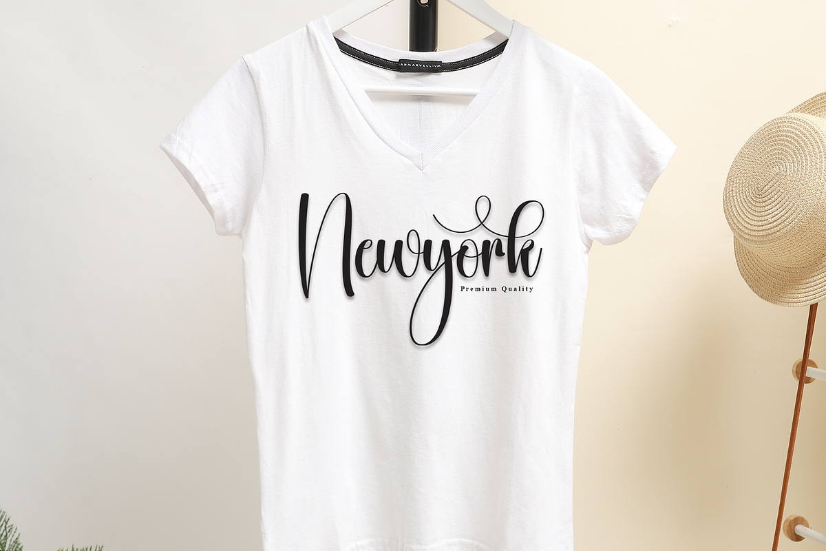 Gradient | Script Font, a Handwritten Font by Scratchones (Photo 3 of 9)