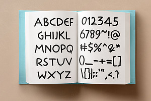 School Stryke - Handwritten Font