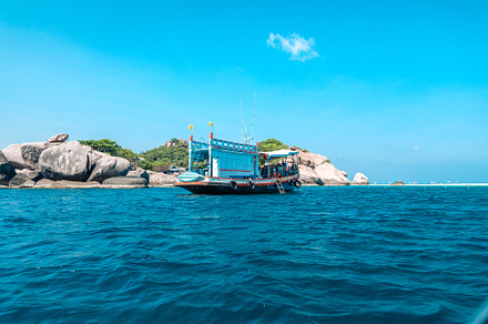 Bay and boat trips at Koh Tao, a Nature Photo by Art Rachen