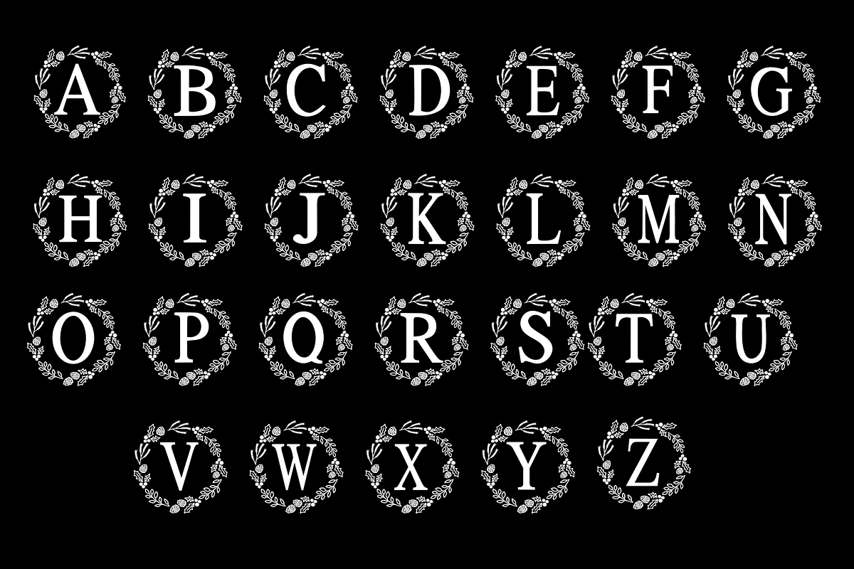 Chrismas wreath, a Symbol Font by Petal Pixels (Photo 2 of 9)
