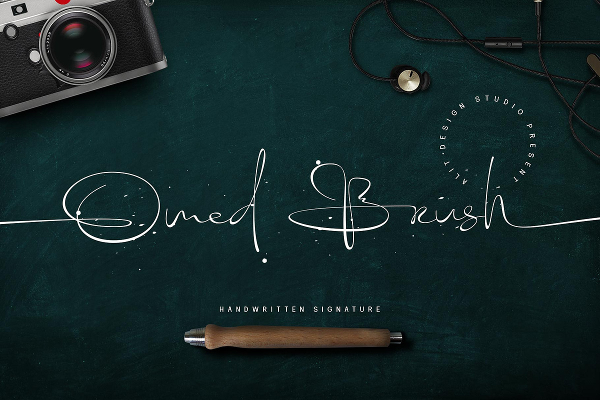 Omed Brush Signature Script, a Script Font by alit design (Photo 1 of 16)