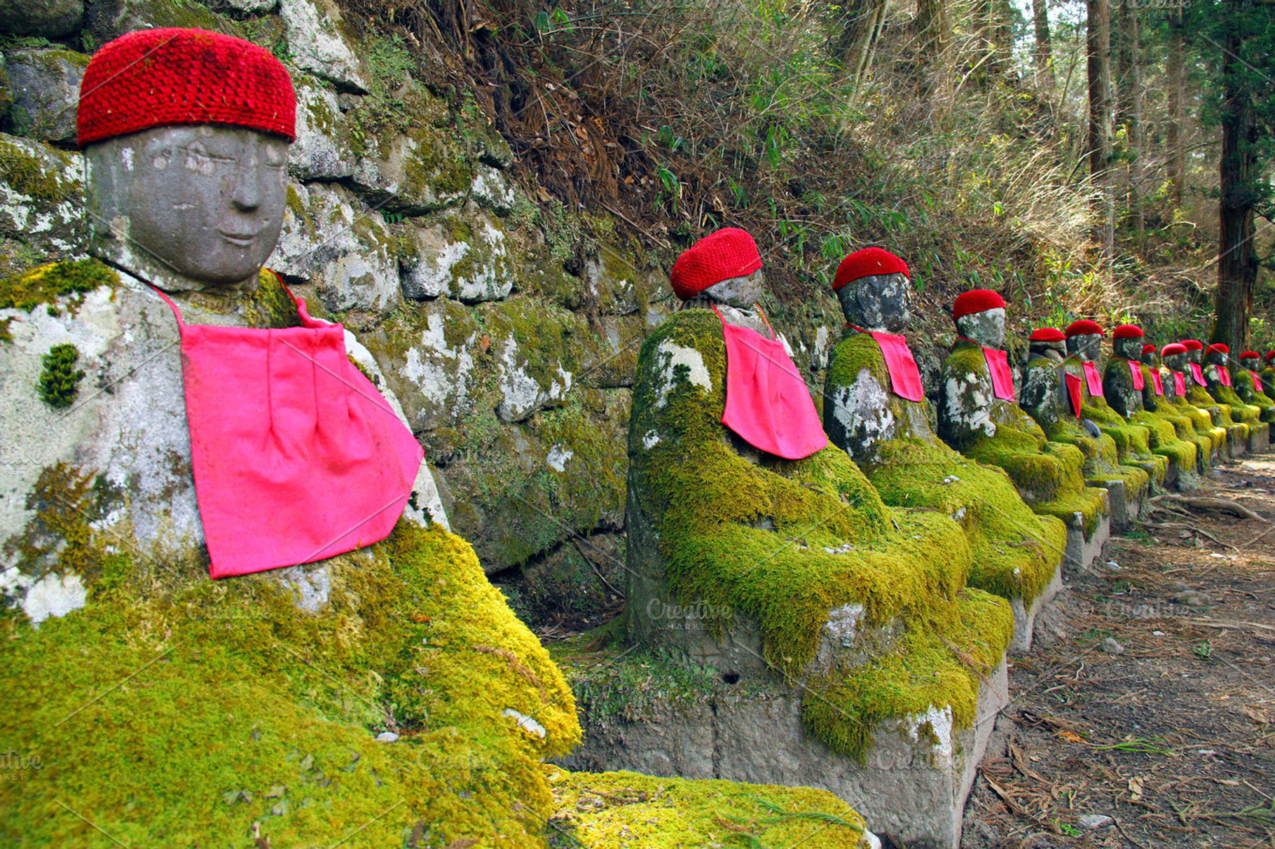Stone statues in Japan, an Arts & Entertainment Photo by BOOCYS