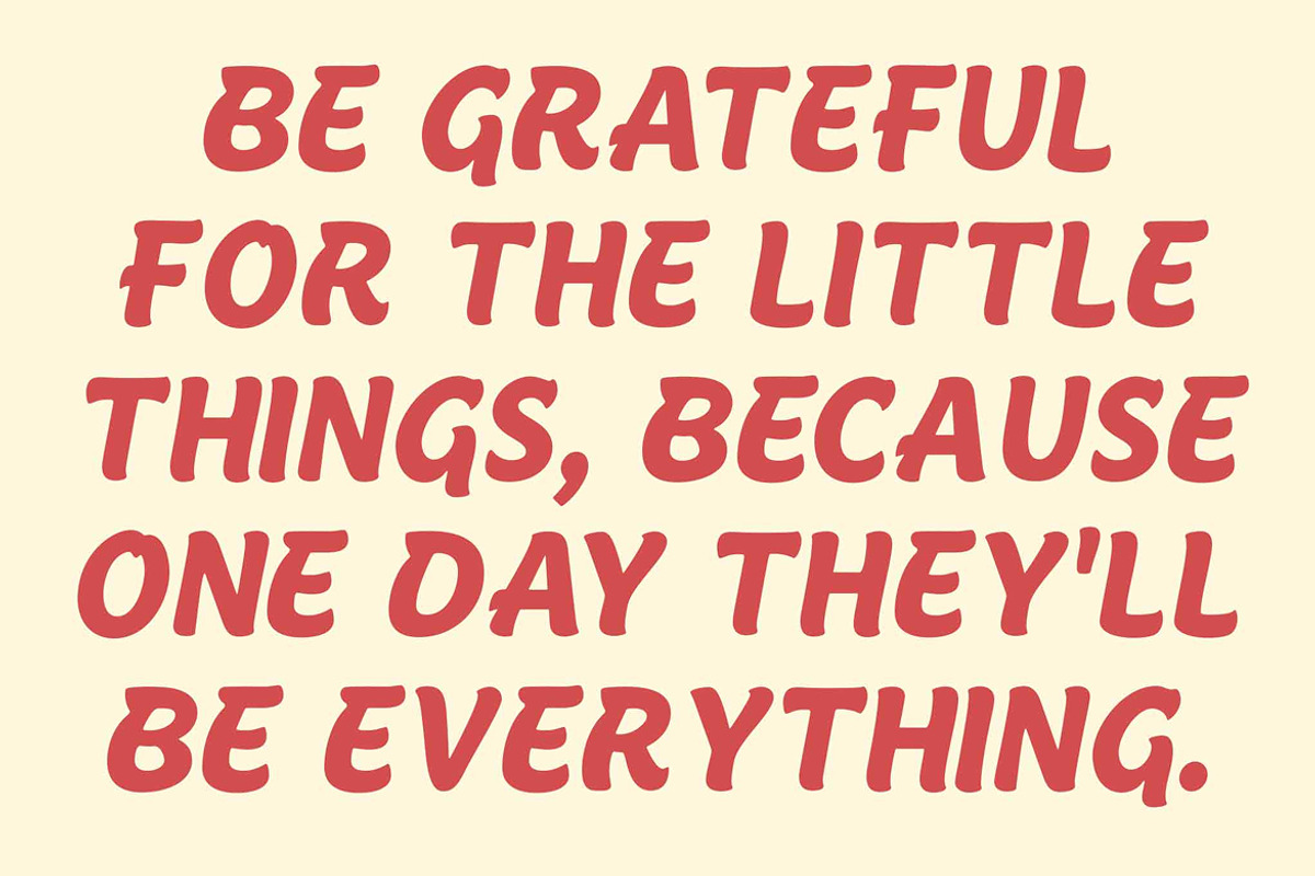 Bresac - Retro Playful Font Display, a Handwritten Font by Simetrica Labs (Photo 7 of 11)