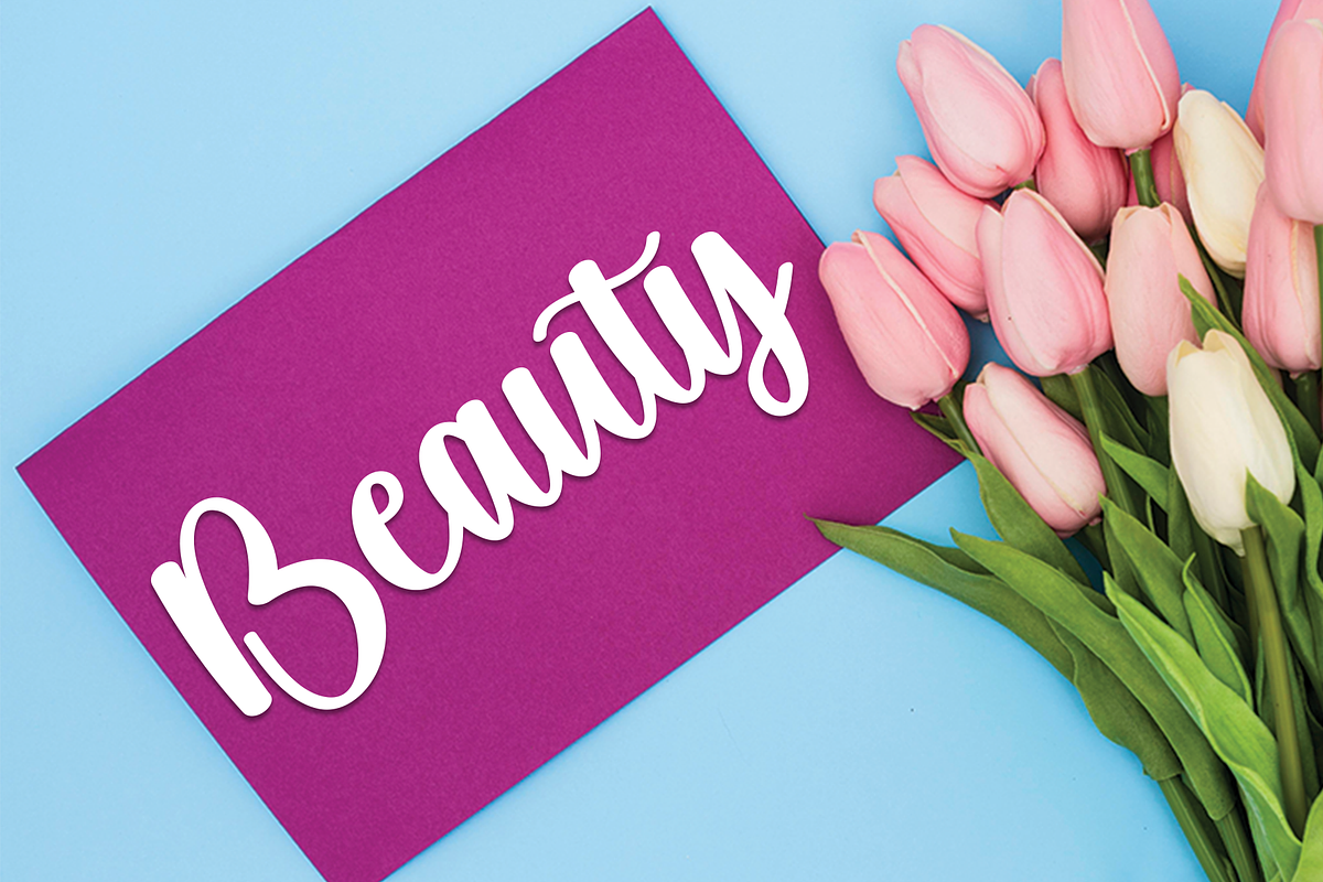 Elegant Santa | Script Font, a Handwritten Font by Scratchones (Photo 4 of 8)