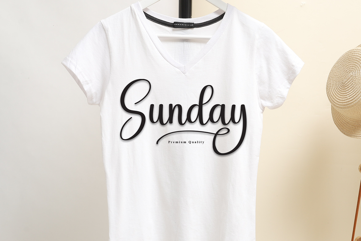 Beautiful Darling | Script Font, a Handwritten Font by Scratchones (Photo 4 of 9)