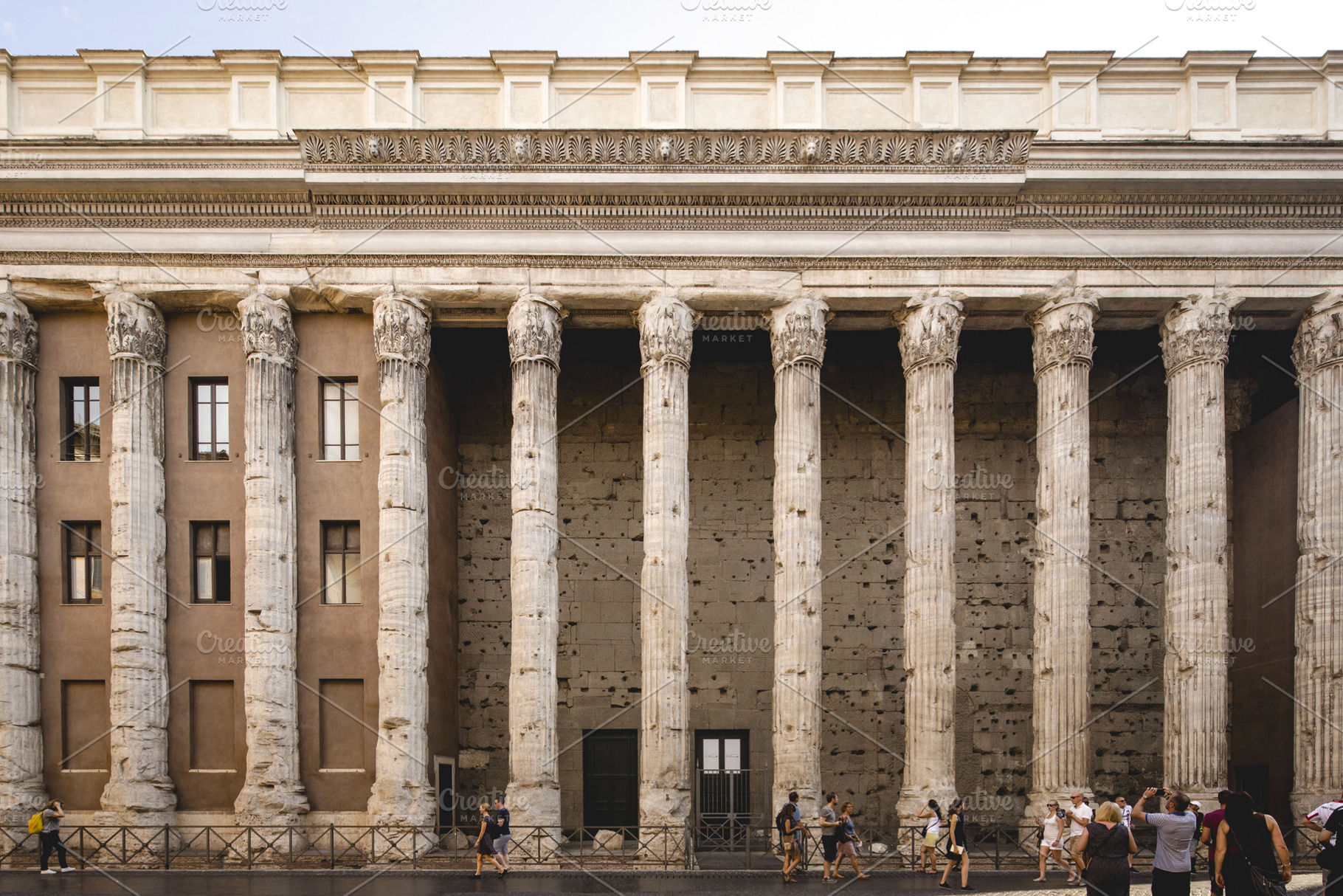 Piazza di Pietra — Rome Photography, an Architecture Photo by Altkat