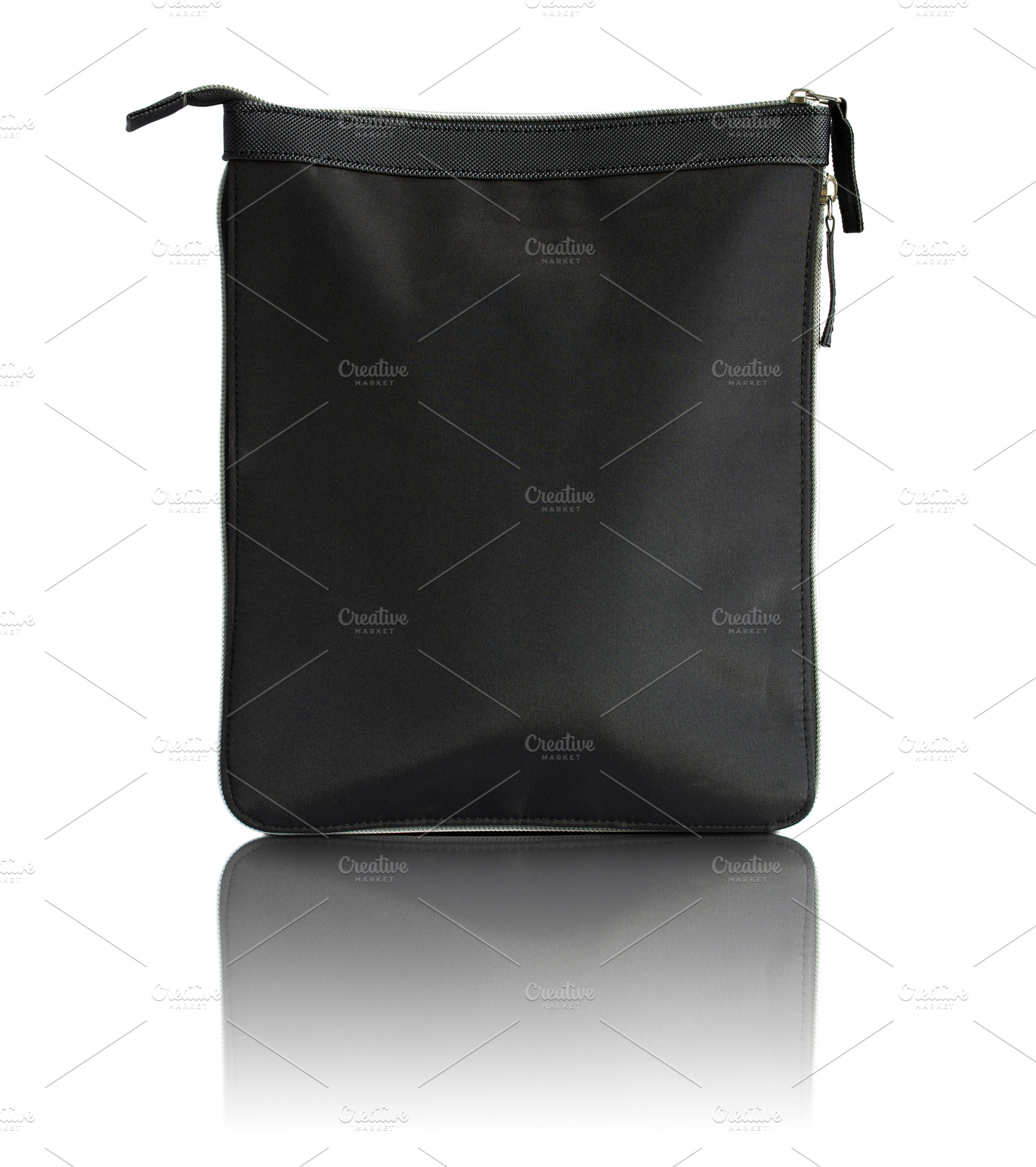 black bag with zipper, a Beauty & Fashion Photo by aopsan