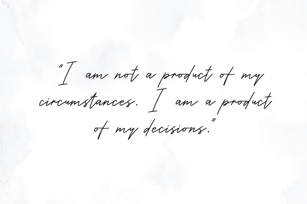 Malleo, a Script Font by Pustudio (Photo 2 of 7)