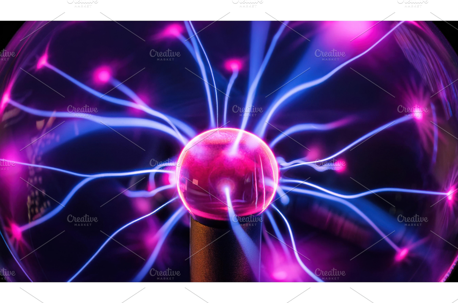 Plasma ball with electric blue and, a Technology Photo by Igor Tichonow