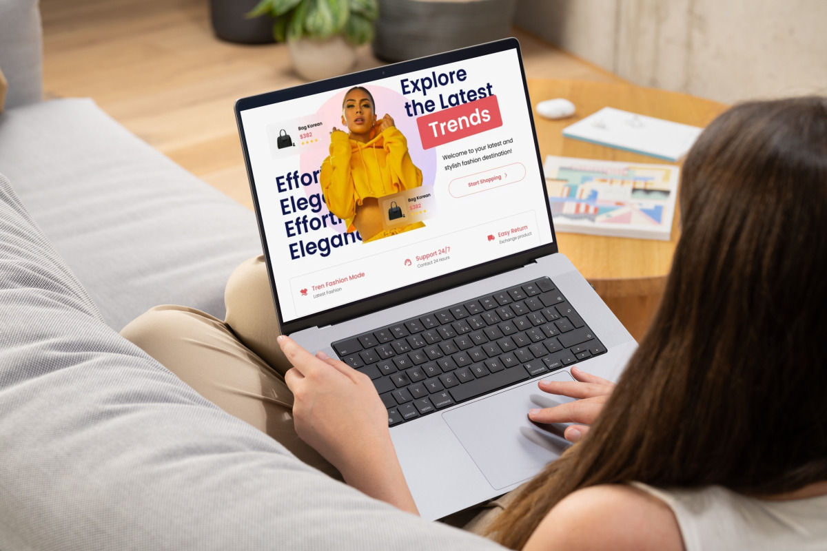 Clasify - Fashion Landing Page, a Landing Page Template by trabaskriya (Photo 5 of 5)