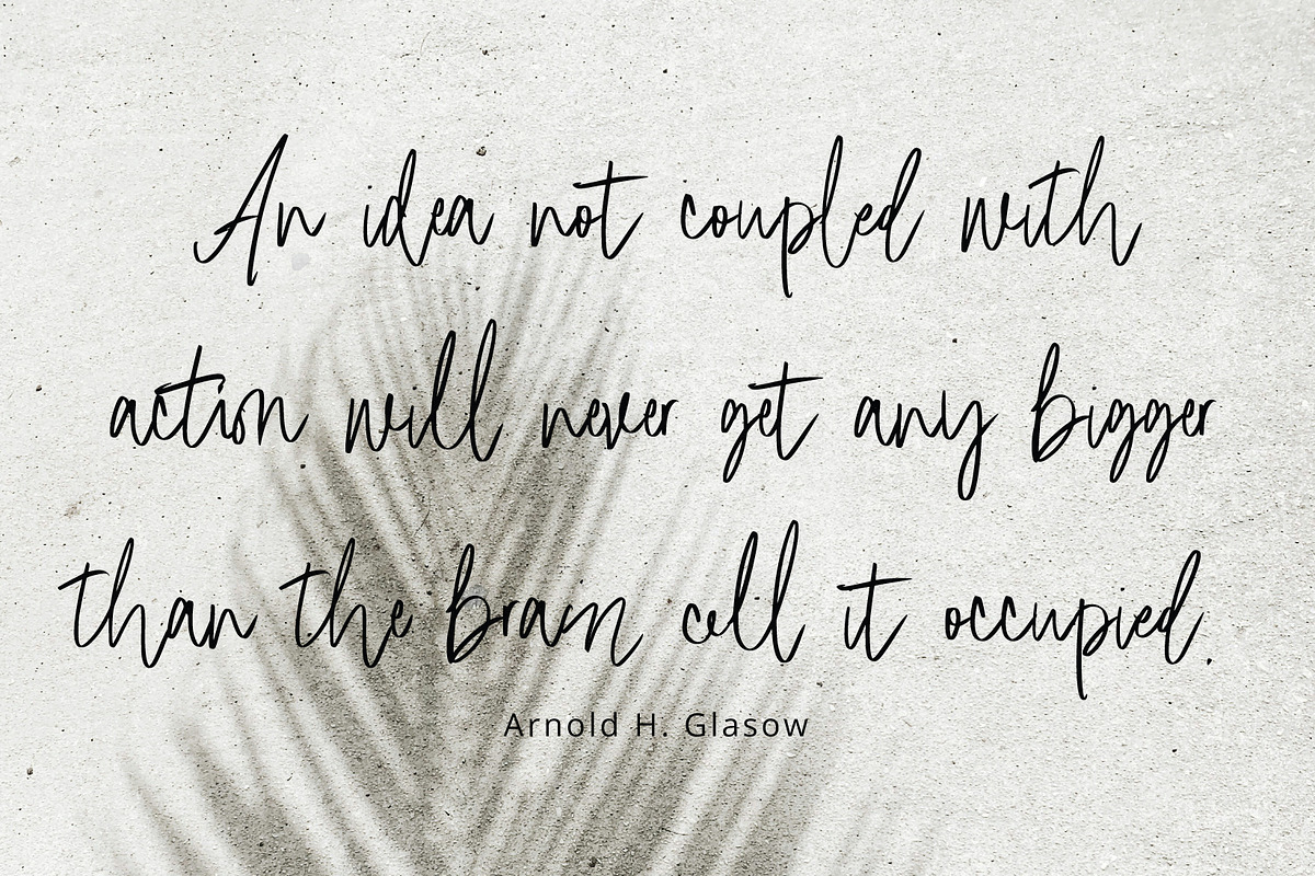 Masha Signature, a Handwritten Font by Eltypesstudio (Photo 2 of 10)