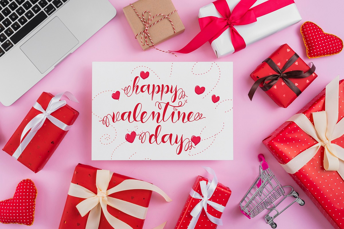 Art Valentine, a Script Font by Yoga Letter (Photo 6 of 9)