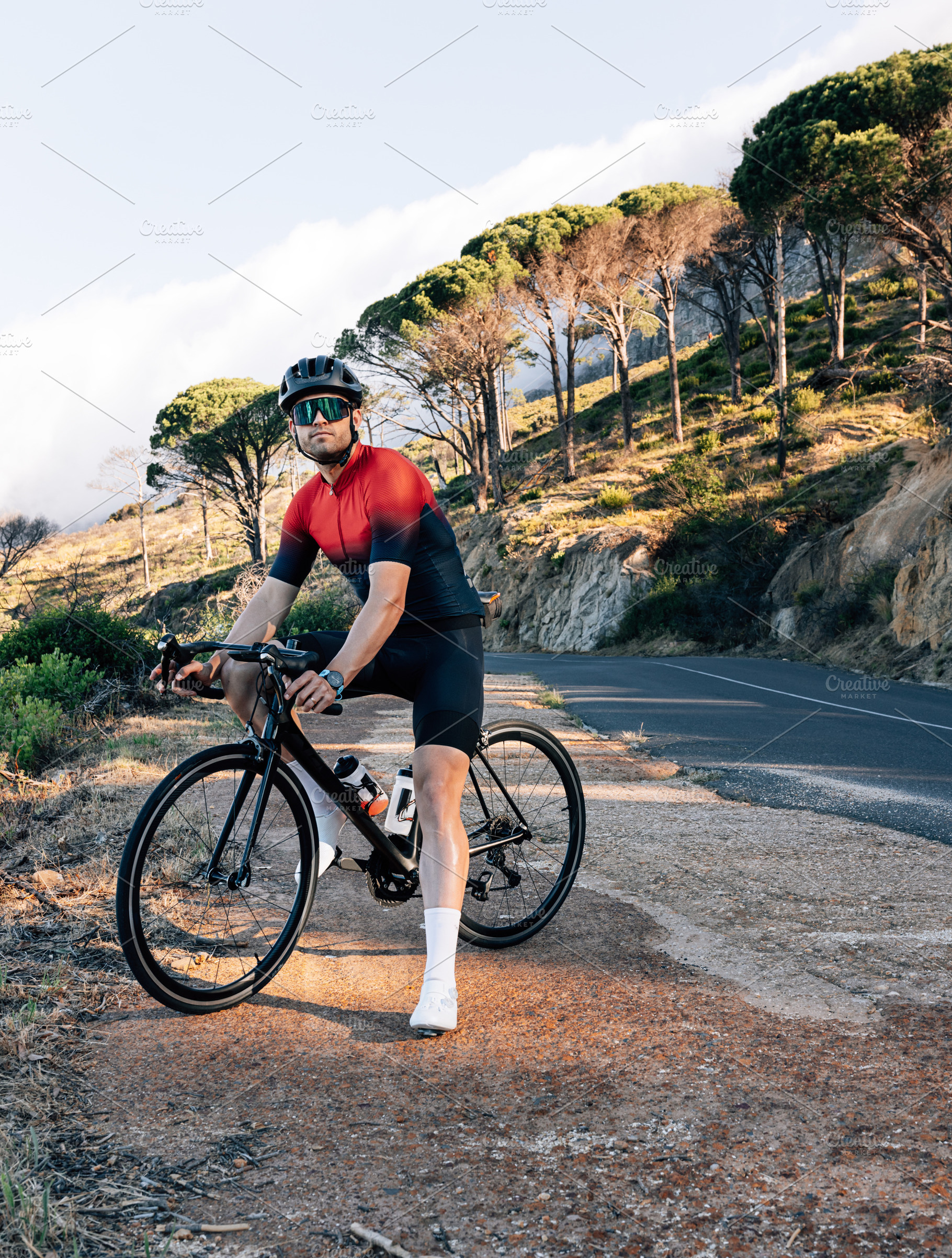 Full length of a bicycle rider, a Sports & Recreation Photo by Artem Varnitsin