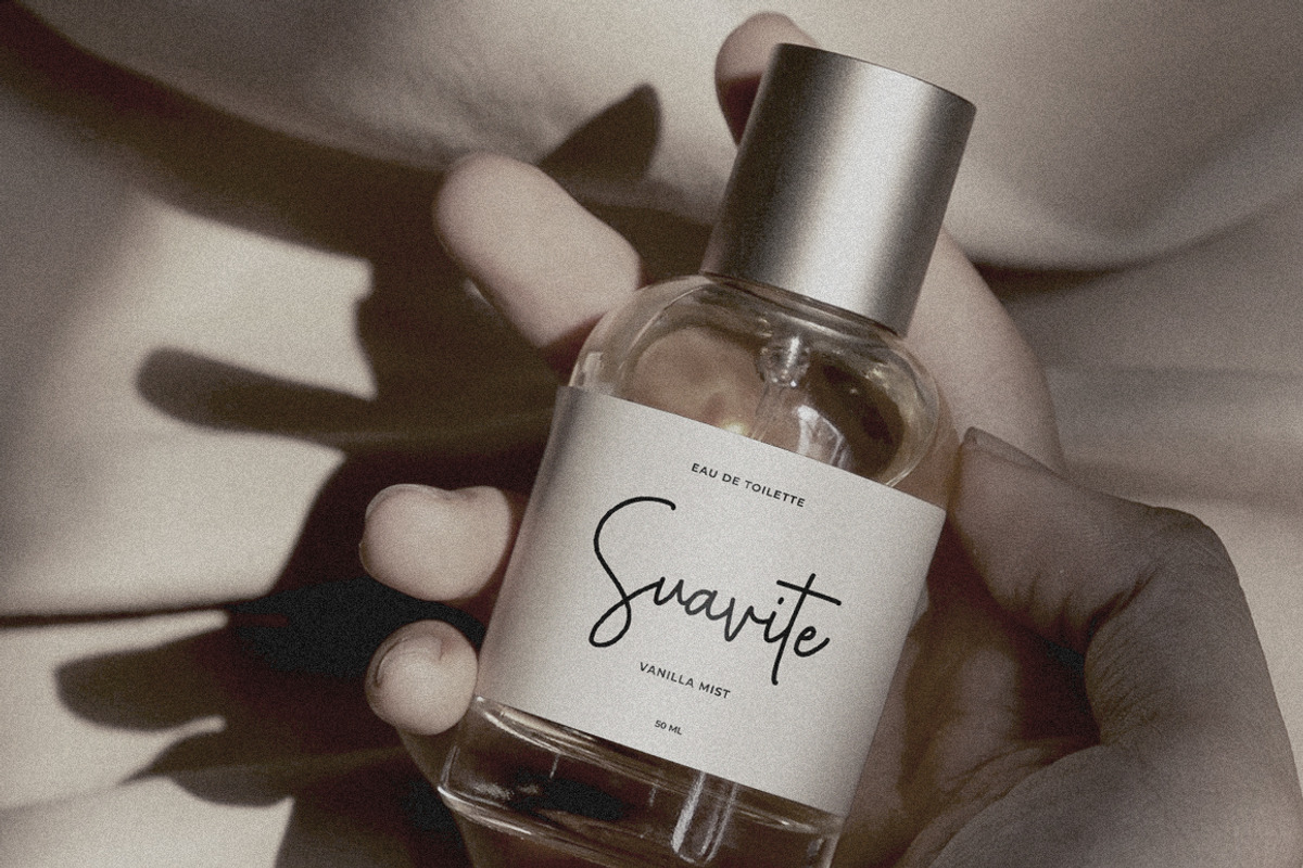 Confidente Signature Script Font, a Handwritten Font by Heinzel Std (Photo 9 of 16)