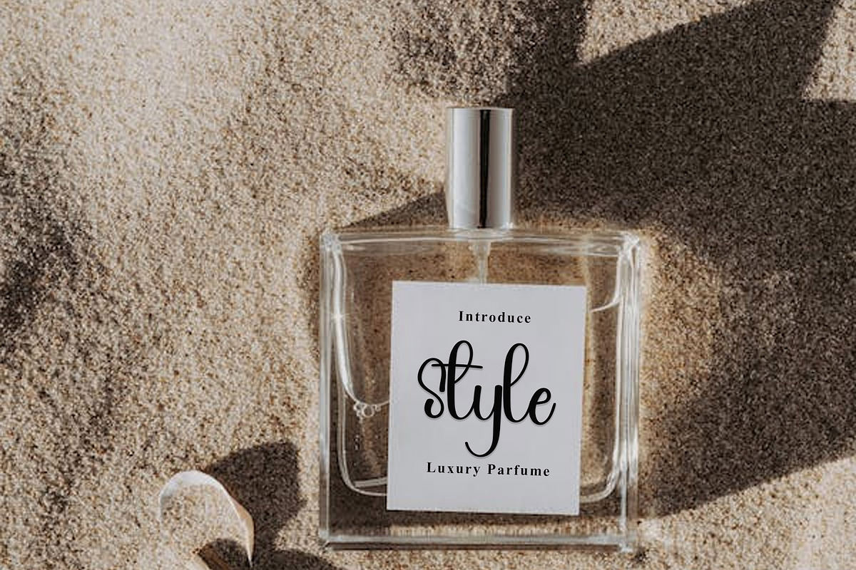 Butterfly, a Handwritten Font by InermediaSTUDIO (Photo 5 of 7)