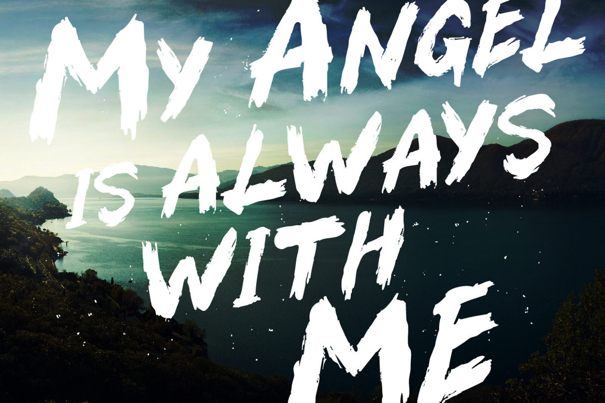 Sungai Brush Typeface preview 2