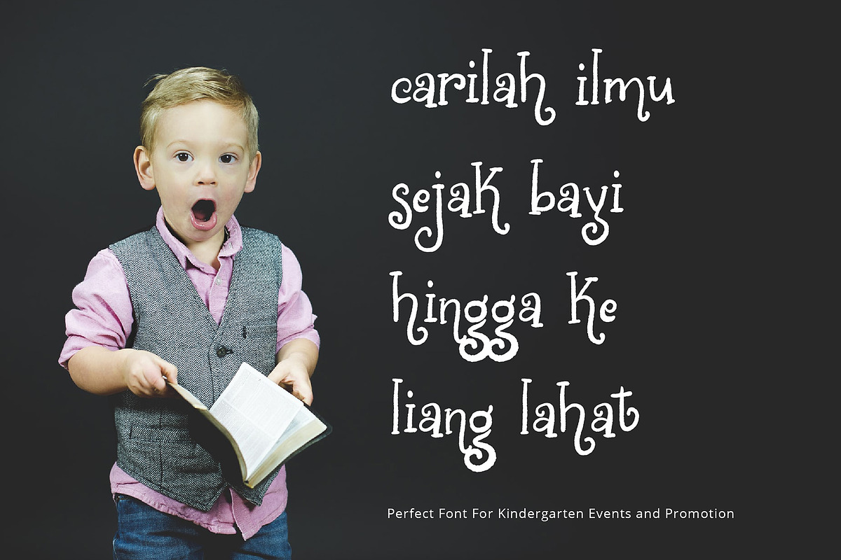 Chalk World Display Font preview 2