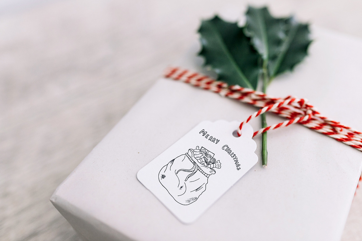 Hand-Drawn Happy Family Christmas, a Seasonal Illustration by Irina Avdeeva (Photo 7 of 9)