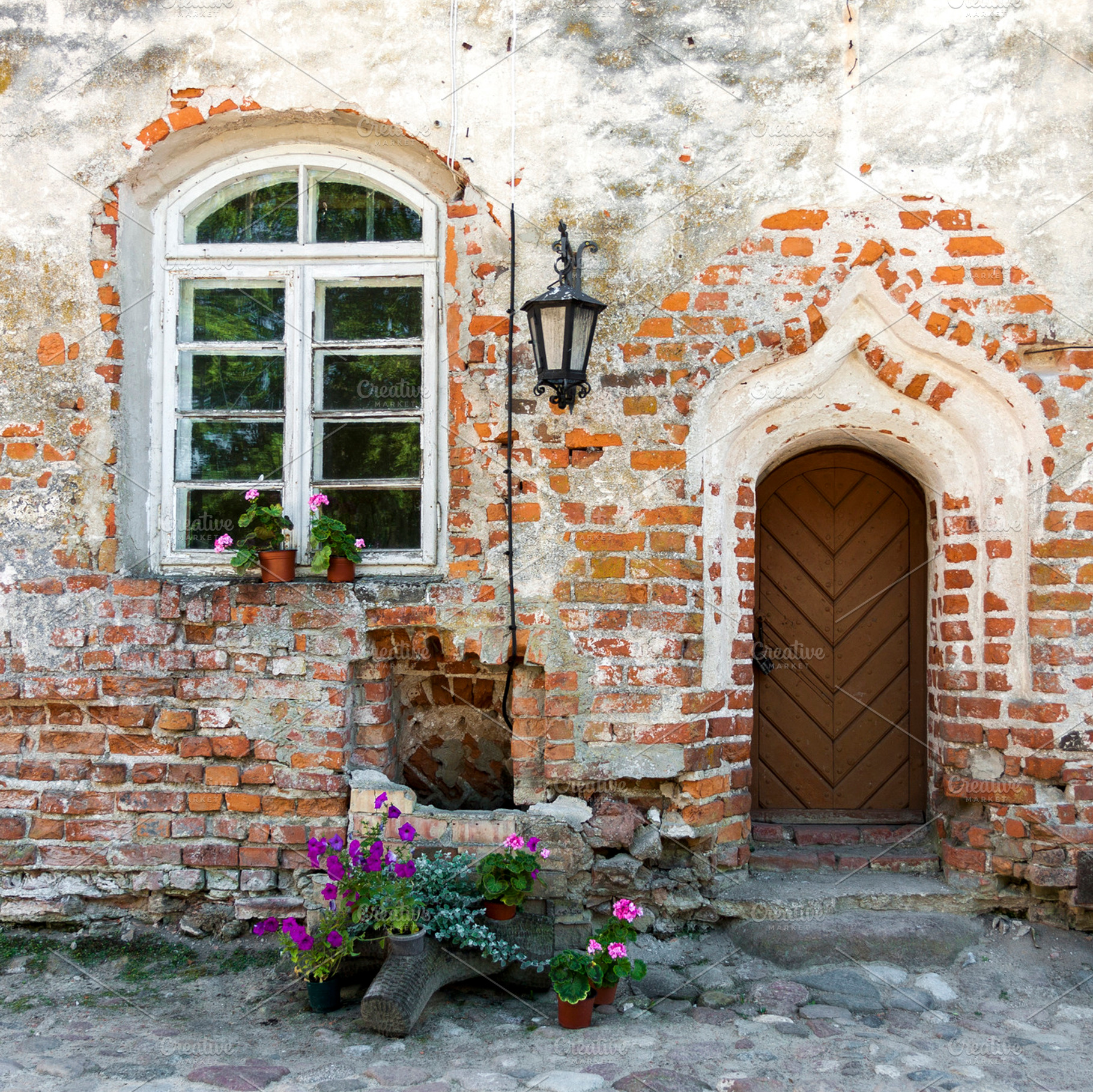 Weathered entrance, an Architecture Photo by BOOCYS