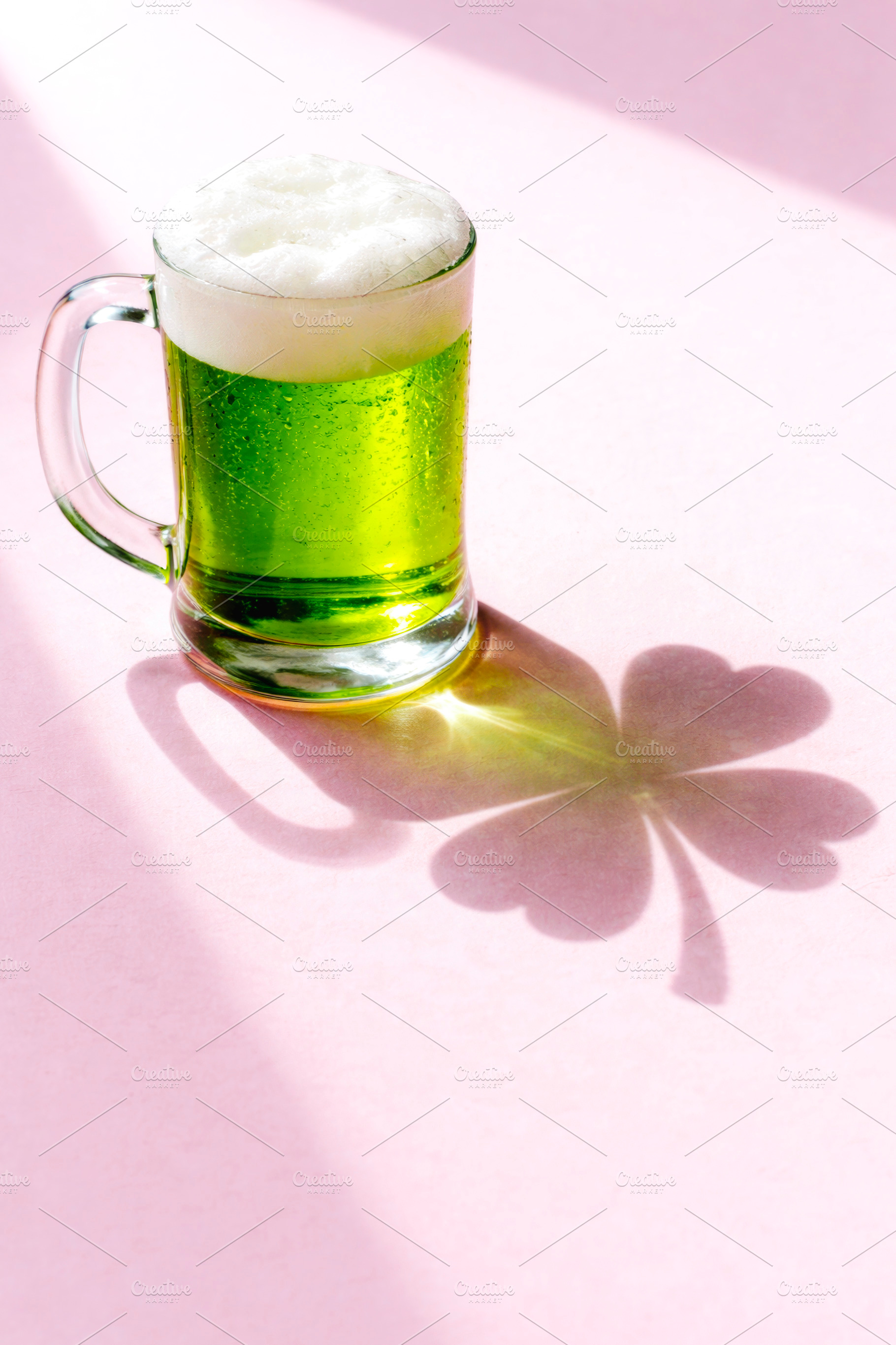 a green beer for Saint Patricks Day, generative AI, a Photo by Nito
