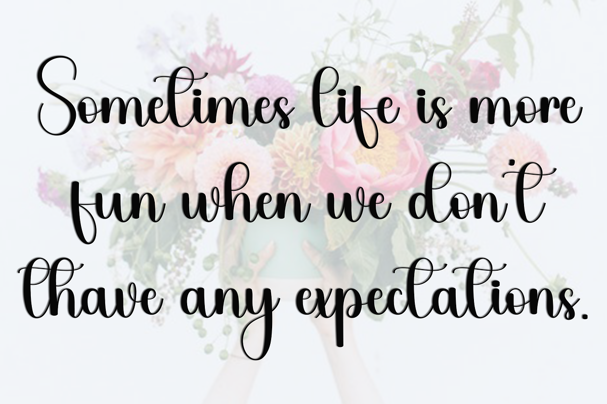 Sunday Beautiful, a Handwritten Font by InermediaSTUDIO (Photo 4 of 8)