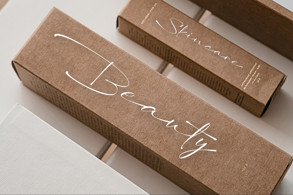 Purelines – Elegant Signature Font, a Script Font by Fikryal Studio (Photo 6 of 13)