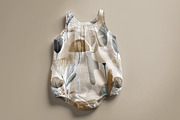 Summer Baby Bodysuit Mockup PSD, a Shirt Mockup by 1001 mockups (Thumbnail 5 of 9)