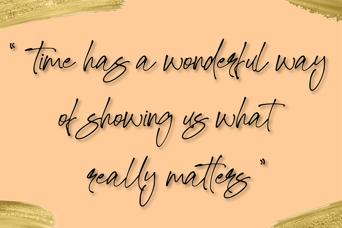 Hello Beach, a Script Font by AMINMARIO (Photo 6 of 17)
