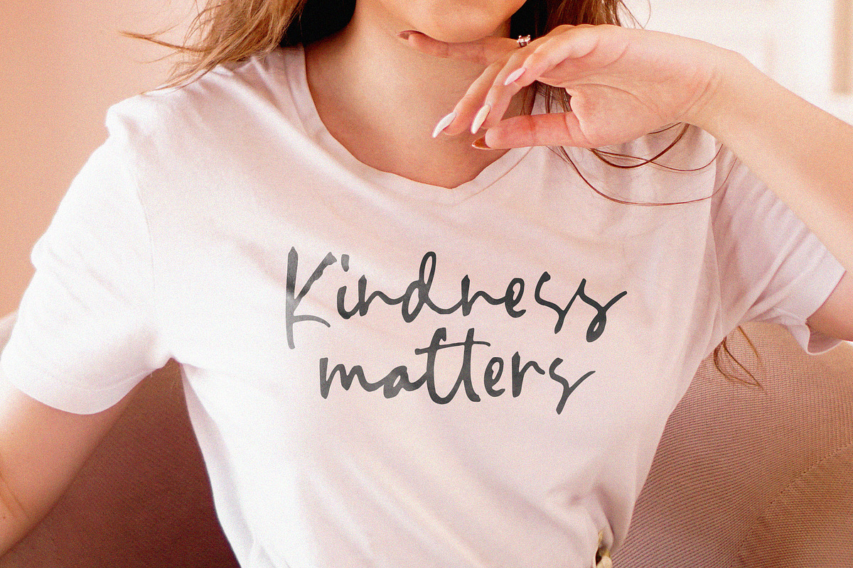 Magnoline Boutique Font, a Handwritten Font by Timurtype (Photo 3 of 7)