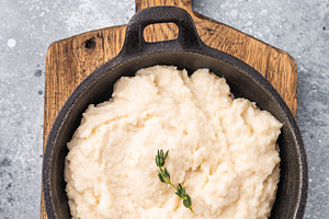 Overhead shot of a white savory condiment (aioli or horseradish), a Food & Drink Photo by composter-box@mail.ru